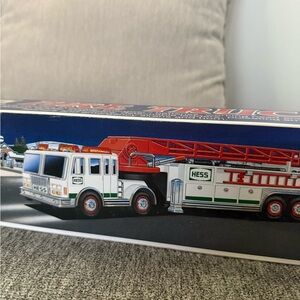 Hess collectible Toy Fire Truck 2000 BRAND NEW In Original Box!